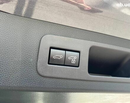 Серый Тойота Ленд Крузер, объемом двигателя 3.3 л и пробегом 32 тыс. км за 83990 $, фото 44 на Automoto.ua