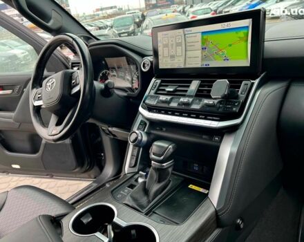 Серый Тойота Ленд Крузер, объемом двигателя 3.3 л и пробегом 61 тыс. км за 80940 $, фото 52 на Automoto.ua