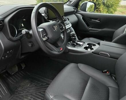 Серый Тойота Ленд Крузер, объемом двигателя 3.3 л и пробегом 7 тыс. км за 82000 $, фото 4 на Automoto.ua