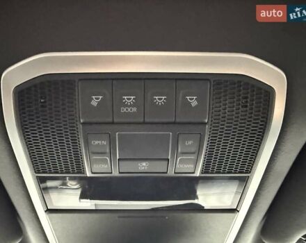 Сірий Тойота Ленд Крузер, об'ємом двигуна 3.3 л та пробігом 31 тис. км за 75000 $, фото 16 на Automoto.ua