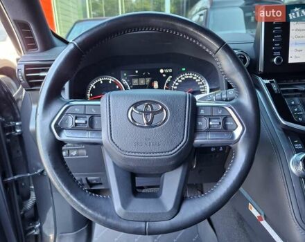 Серый Тойота Ленд Крузер, объемом двигателя 3.35 л и пробегом 34 тыс. км за 81900 $, фото 20 на Automoto.ua