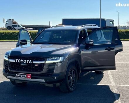 Серый Тойота Ленд Крузер, объемом двигателя 3.3 л и пробегом 32 тыс. км за 83990 $, фото 50 на Automoto.ua