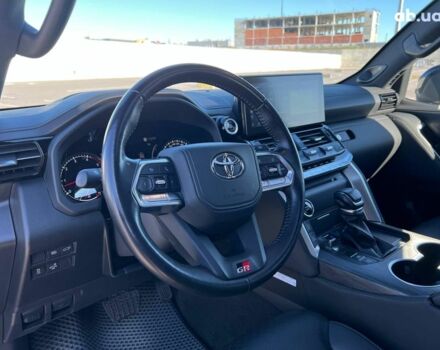 Серый Тойота Ленд Крузер, объемом двигателя 3.3 л и пробегом 32 тыс. км за 83990 $, фото 18 на Automoto.ua