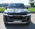 Серый Тойота Ленд Крузер, объемом двигателя 3.3 л и пробегом 12 тыс. км за 85000 $, фото 2 на Automoto.ua