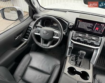 Сірий Тойота Ленд Крузер, об'ємом двигуна 3.3 л та пробігом 31 тис. км за 75000 $, фото 12 на Automoto.ua