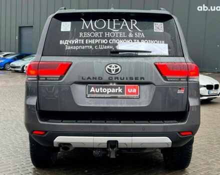 Серый Тойота Ленд Крузер, объемом двигателя 3.3 л и пробегом 61 тыс. км за 80940 $, фото 6 на Automoto.ua