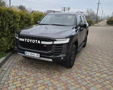 Серый Тойота Ленд Крузер, объемом двигателя 3.3 л и пробегом 7 тыс. км за 82000 $, фото 8 на Automoto.ua