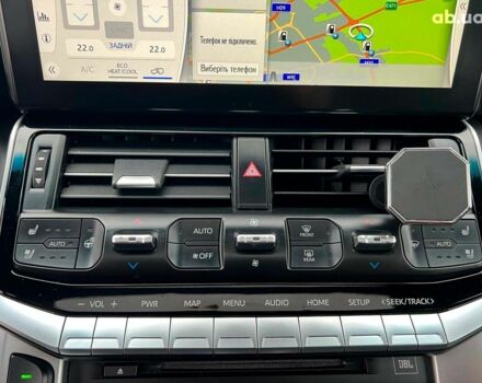 Серый Тойота Ленд Крузер, объемом двигателя 3.3 л и пробегом 61 тыс. км за 80940 $, фото 32 на Automoto.ua