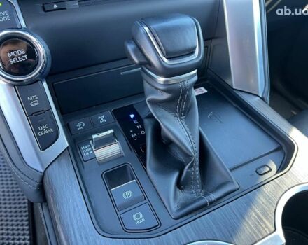 Серый Тойота Ленд Крузер, объемом двигателя 3.3 л и пробегом 32 тыс. км за 83990 $, фото 32 на Automoto.ua