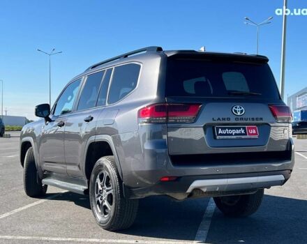 Серый Тойота Ленд Крузер, объемом двигателя 3.3 л и пробегом 32 тыс. км за 83990 $, фото 6 на Automoto.ua