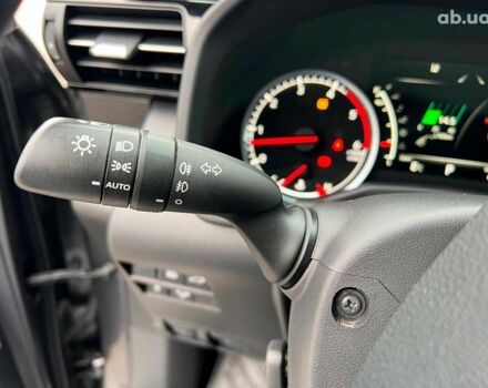 Серый Тойота Ленд Крузер, объемом двигателя 3.3 л и пробегом 61 тыс. км за 80940 $, фото 28 на Automoto.ua