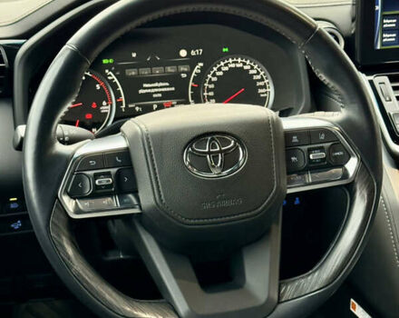 Серый Тойота Ленд Крузер, объемом двигателя 3.35 л и пробегом 25 тыс. км за 82300 $, фото 17 на Automoto.ua