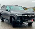 Серый Тойота Ленд Крузер, объемом двигателя 3.3 л и пробегом 61 тыс. км за 80940 $, фото 11 на Automoto.ua