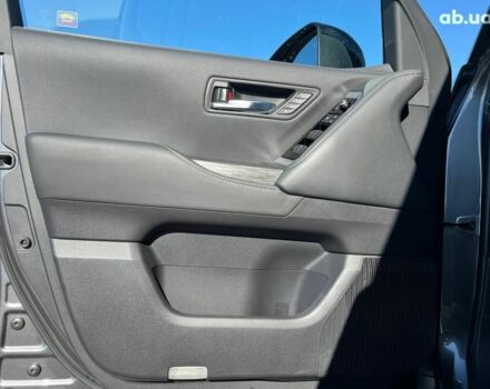 Серый Тойота Ленд Крузер, объемом двигателя 3.3 л и пробегом 32 тыс. км за 83990 $, фото 16 на Automoto.ua