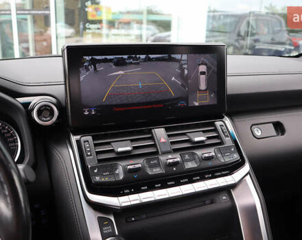 Серый Тойота Ленд Крузер, объемом двигателя 3.35 л и пробегом 177 тыс. км за 74600 $, фото 21 на Automoto.ua