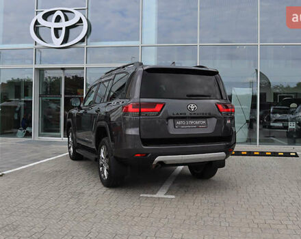 Серый Тойота Ленд Крузер, объемом двигателя 3.35 л и пробегом 177 тыс. км за 74600 $, фото 1 на Automoto.ua