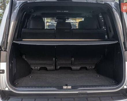 Серый Тойота Ленд Крузер, объемом двигателя 3.3 л и пробегом 68 тыс. км за 78871 $, фото 9 на Automoto.ua