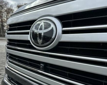 Серый Тойота Ленд Крузер, объемом двигателя 3.35 л и пробегом 28 тыс. км за 83999 $, фото 16 на Automoto.ua