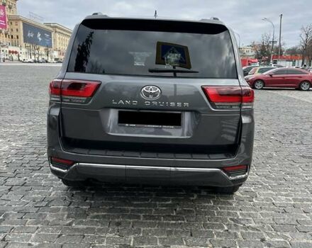 Серый Тойота Ленд Крузер, объемом двигателя 3.35 л и пробегом 28 тыс. км за 83999 $, фото 11 на Automoto.ua