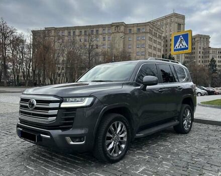 Серый Тойота Ленд Крузер, объемом двигателя 3.35 л и пробегом 28 тыс. км за 83999 $, фото 1 на Automoto.ua