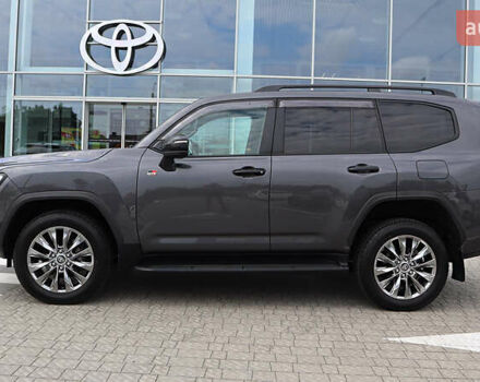 Серый Тойота Ленд Крузер, объемом двигателя 3.35 л и пробегом 177 тыс. км за 74600 $, фото 2 на Automoto.ua