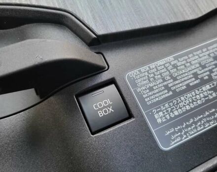 Серый Тойота Ленд Крузер, объемом двигателя 3.3 л и пробегом 31 тыс. км за 84500 $, фото 32 на Automoto.ua