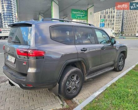 Серый Тойота Ленд Крузер, объемом двигателя 3.3 л и пробегом 31 тыс. км за 84500 $, фото 3 на Automoto.ua