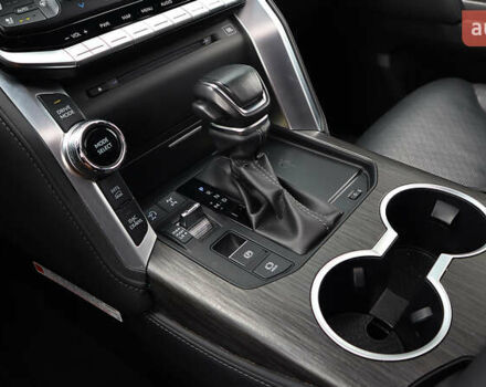 Серый Тойота Ленд Крузер, объемом двигателя 3.35 л и пробегом 177 тыс. км за 74600 $, фото 20 на Automoto.ua