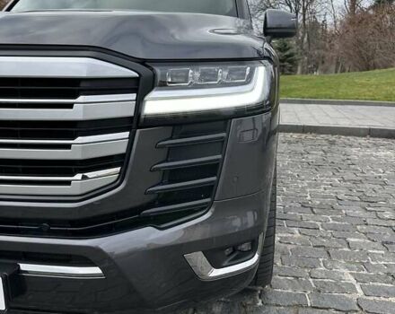 Серый Тойота Ленд Крузер, объемом двигателя 3.35 л и пробегом 28 тыс. км за 83999 $, фото 12 на Automoto.ua