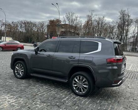 Серый Тойота Ленд Крузер, объемом двигателя 3.35 л и пробегом 28 тыс. км за 83999 $, фото 9 на Automoto.ua