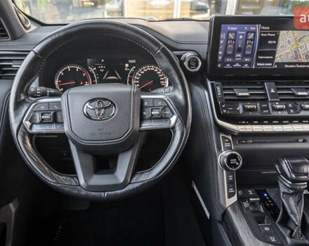 Серый Тойота Ленд Крузер, объемом двигателя 3.3 л и пробегом 68 тыс. км за 78871 $, фото 8 на Automoto.ua