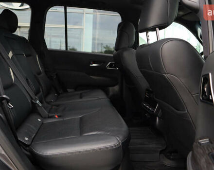 Серый Тойота Ленд Крузер, объемом двигателя 3.35 л и пробегом 177 тыс. км за 74600 $, фото 6 на Automoto.ua