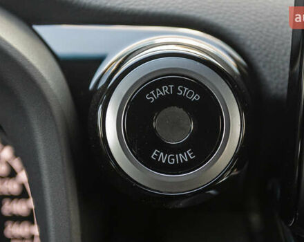 Серый Тойота Ленд Крузер, объемом двигателя 3.3 л и пробегом 68 тыс. км за 78871 $, фото 29 на Automoto.ua