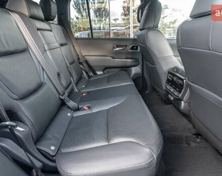 Серый Тойота Ленд Крузер, объемом двигателя 3.3 л и пробегом 68 тыс. км за 78871 $, фото 6 на Automoto.ua