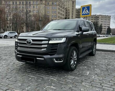 Серый Тойота Ленд Крузер, объемом двигателя 3.35 л и пробегом 28 тыс. км за 83999 $, фото 2 на Automoto.ua