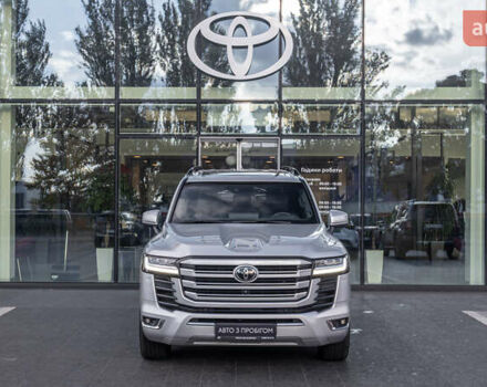 Серый Тойота Ленд Крузер, объемом двигателя 3.3 л и пробегом 68 тыс. км за 78871 $, фото 4 на Automoto.ua