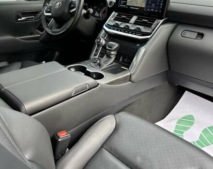 Серый Тойота Ленд Крузер, объемом двигателя 3.35 л и пробегом 28 тыс. км за 83999 $, фото 30 на Automoto.ua