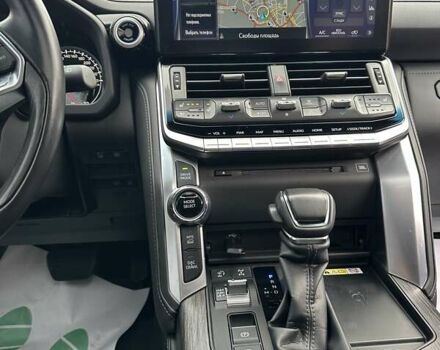 Серый Тойота Ленд Крузер, объемом двигателя 3.35 л и пробегом 28 тыс. км за 83999 $, фото 34 на Automoto.ua