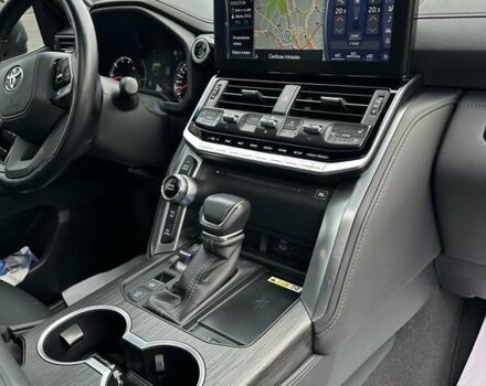 Серый Тойота Ленд Крузер, объемом двигателя 3.35 л и пробегом 28 тыс. км за 83999 $, фото 33 на Automoto.ua