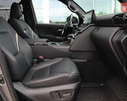 Серый Тойота Ленд Крузер, объемом двигателя 3.35 л и пробегом 177 тыс. км за 74600 $, фото 5 на Automoto.ua