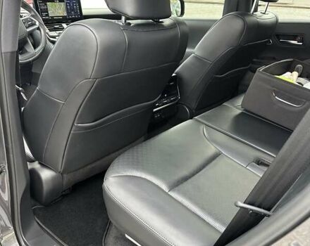 Серый Тойота Ленд Крузер, объемом двигателя 3.35 л и пробегом 28 тыс. км за 83999 $, фото 24 на Automoto.ua