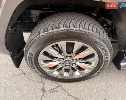 Сірий Тойота Ленд Крузер, об'ємом двигуна 3.3 л та пробігом 89 тис. км за 79900 $, фото 76 на Automoto.ua