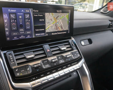 Серый Тойота Ленд Крузер, объемом двигателя 3.3 л и пробегом 68 тыс. км за 78871 $, фото 17 на Automoto.ua