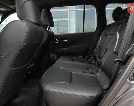 Серый Тойота Ленд Крузер, объемом двигателя 3.35 л и пробегом 177 тыс. км за 74600 $, фото 10 на Automoto.ua