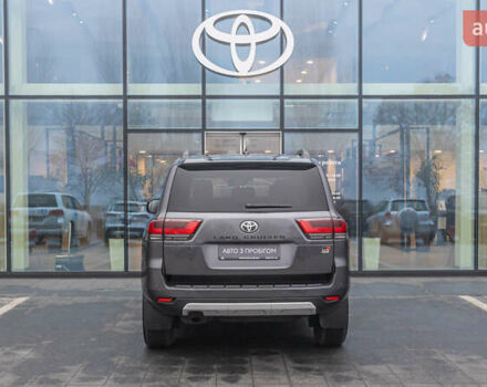 Сірий Тойота Ленд Крузер, об'ємом двигуна 3.45 л та пробігом 34 тис. км за 78220 $, фото 3 на Automoto.ua