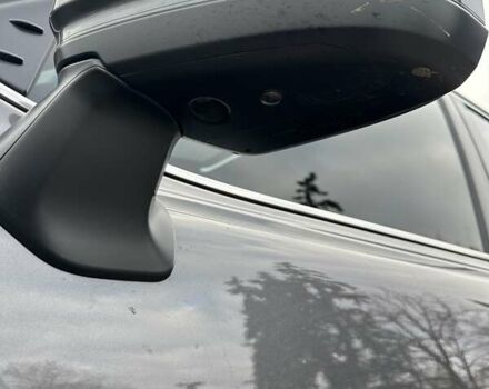 Серый Тойота Ленд Крузер, объемом двигателя 3.35 л и пробегом 28 тыс. км за 83999 $, фото 18 на Automoto.ua