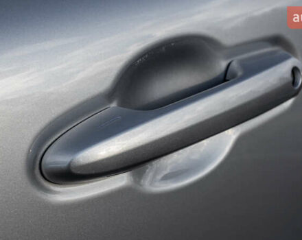 Серый Тойота Ленд Крузер, объемом двигателя 3.3 л и пробегом 68 тыс. км за 78871 $, фото 22 на Automoto.ua