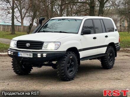 Серый Тойота Ленд Крузер, объемом двигателя 4.5 л и пробегом 210 тыс. км за 23500 $, фото 1 на Automoto.ua
