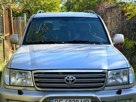 Серый Тойота Ленд Крузер, объемом двигателя 4.7 л и пробегом 525 тыс. км за 10900 $, фото 1 на Automoto.ua