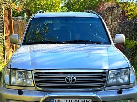 Серый Тойота Ленд Крузер, объемом двигателя 4.7 л и пробегом 525 тыс. км за 11000 $, фото 1 на Automoto.ua